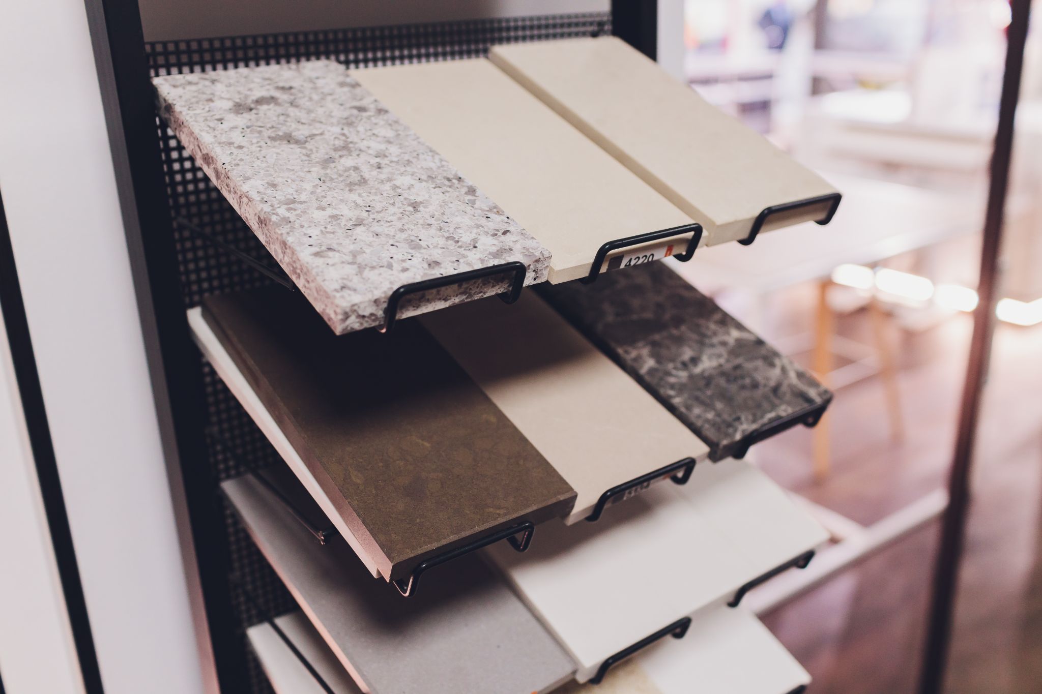 warning signs, sales tactics, word of mouth, remodel project, high quality, good contractor, bad contractor, job site, expect to pay, high pressure, red flags, sign a contract, total cost, cabinet make